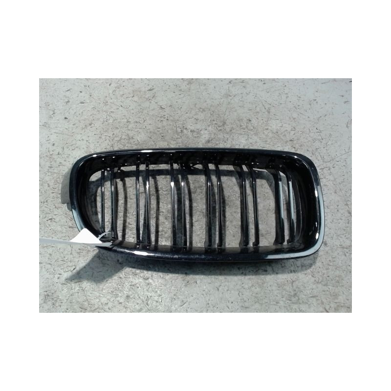 GRILLE CALANDRE DROIT B.M.W. SERIE 3