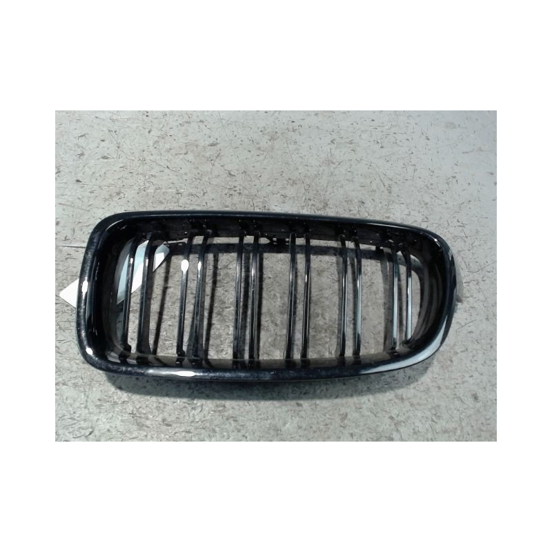 GRILLE CALANDRE GAUCHE B.M.W. SERIE 3