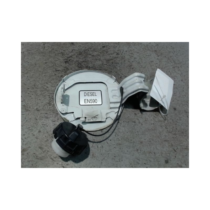 VOLET DE TRAPPE CARBURANT MITSUBISHI ASX