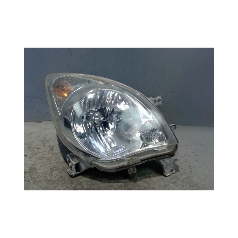 PHARE DROIT DAIHATSU CUORE 03-