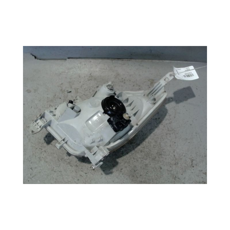 PHARE DROIT DAIHATSU CUORE 03-