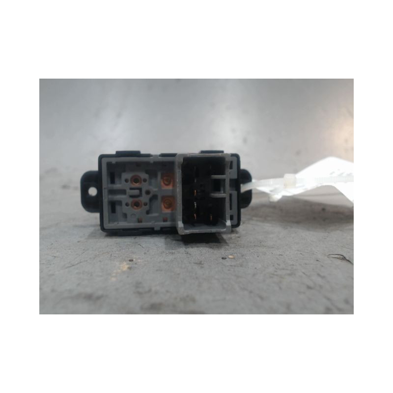 COMMANDE LEVE-GLACE PORTE ARD HYUNDAI I20