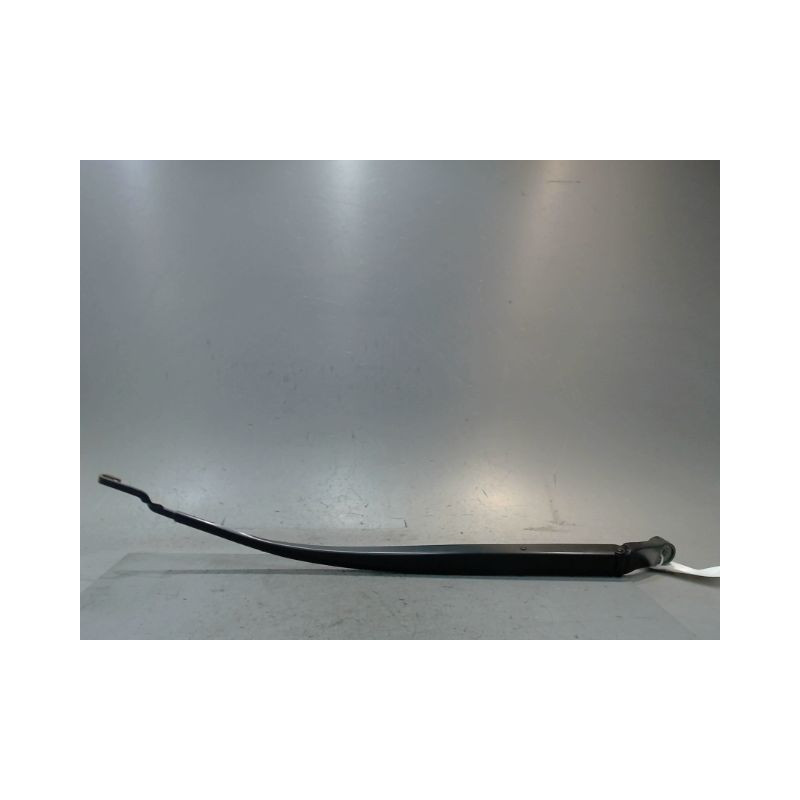 BRAS ESSUIE-GLACE AVANT DROIT TOYOTA PRIUS