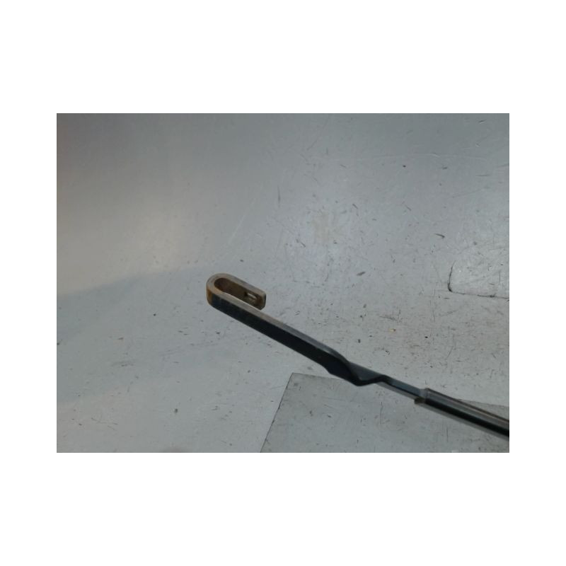 BRAS ESSUIE-GLACE AVANT DROIT TOYOTA PRIUS