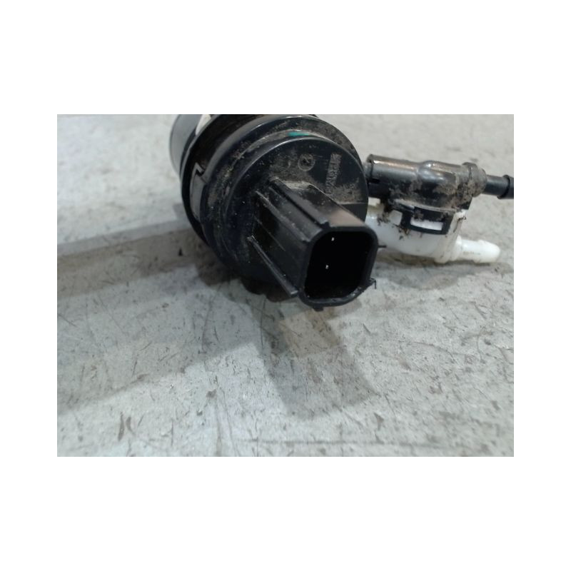 POMPE LAVE-GLACE AVANT FORD FIESTA