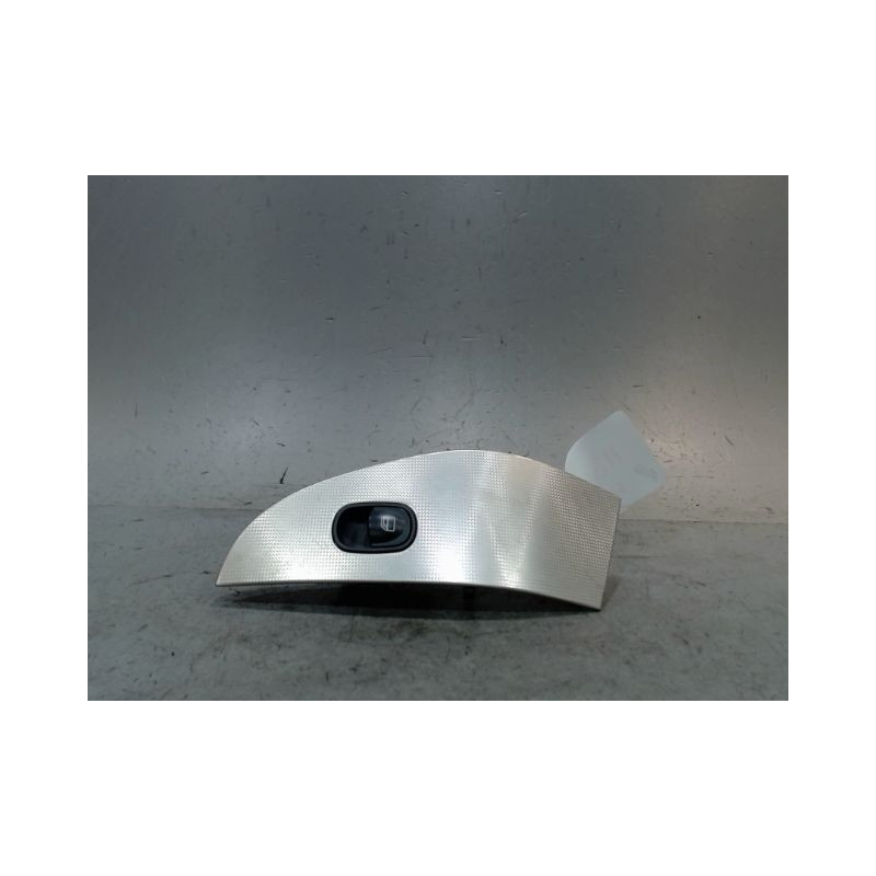 COMMANDE LEVE-GLACE PORTE AVD MERCEDES CLK