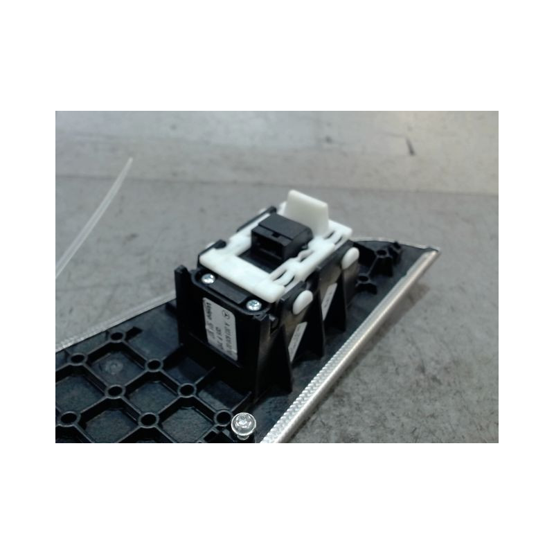 COMMANDE LEVE-GLACE PORTE AVD MERCEDES CLK