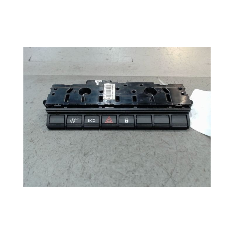 BOUTON DE WARNING RENAULT CLIO