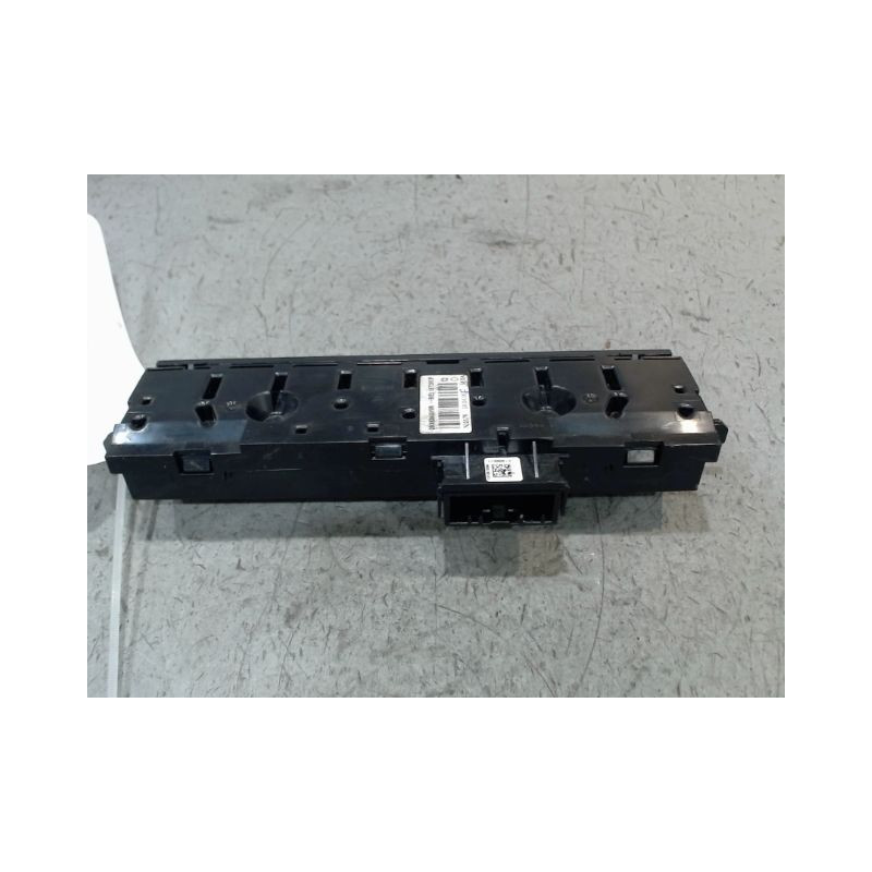 BOUTON DE WARNING RENAULT CLIO