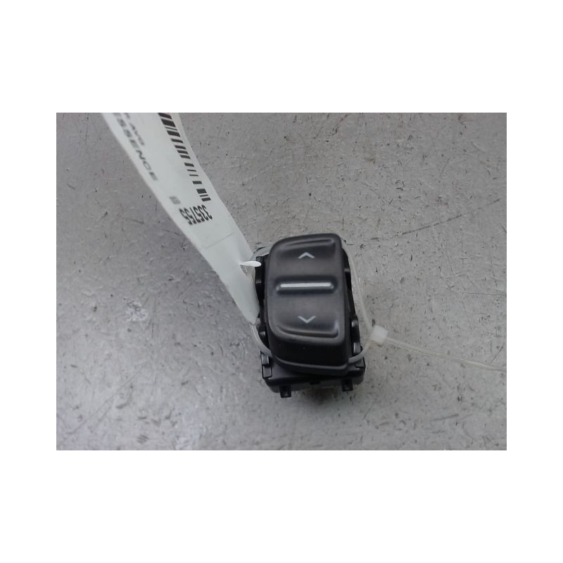 COMMANDE LEVE-GLACE PORTE AVG DACIA LOGAN