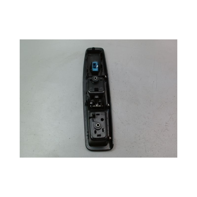 POIGNEE INTERIEURE PORTE AVANT DROIT FIAT DOBLO CARGO 10-