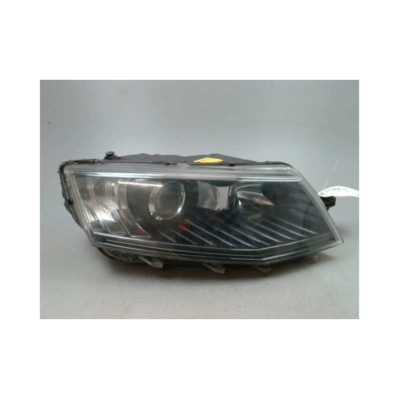 PHARE DROIT SKODA OCTAVIA COMBI 2000-