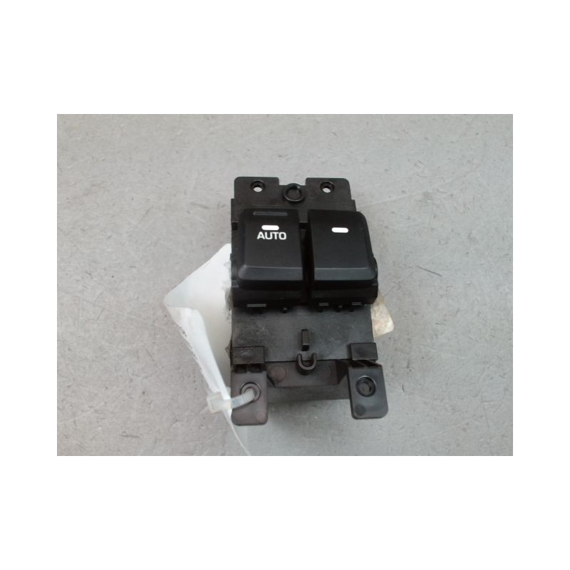 COMMANDE LEVE-GLACE PORTE AVG HYUNDAI I20