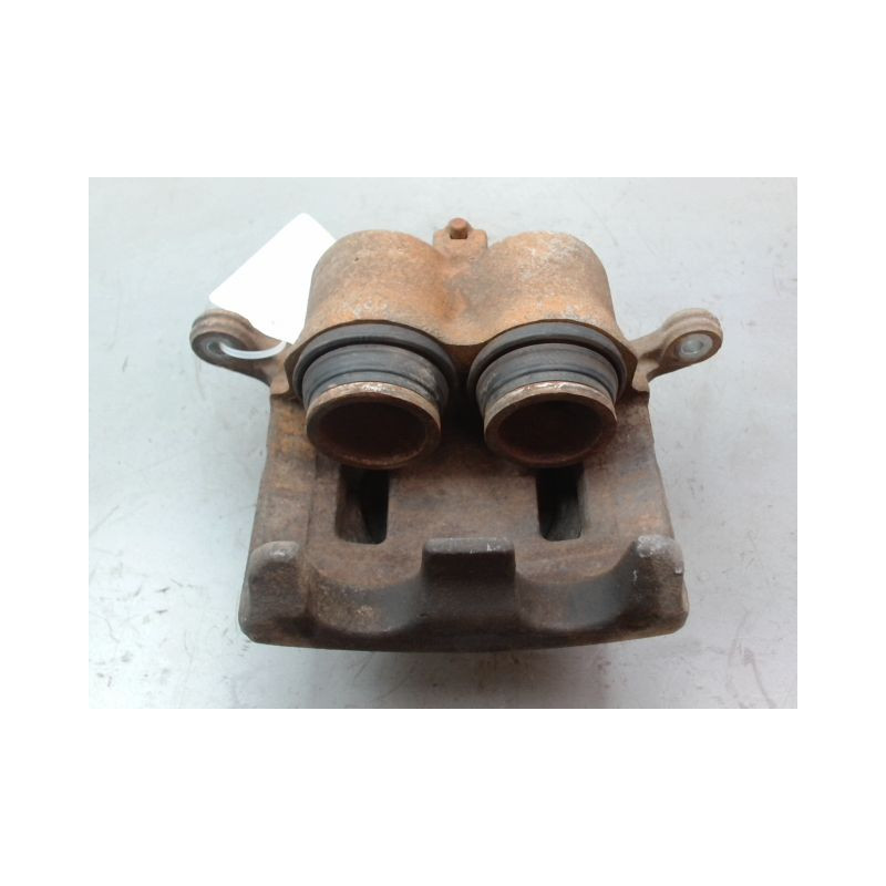 ETRIER DE FREIN AVANT DROIT NISSAN KING-CAB