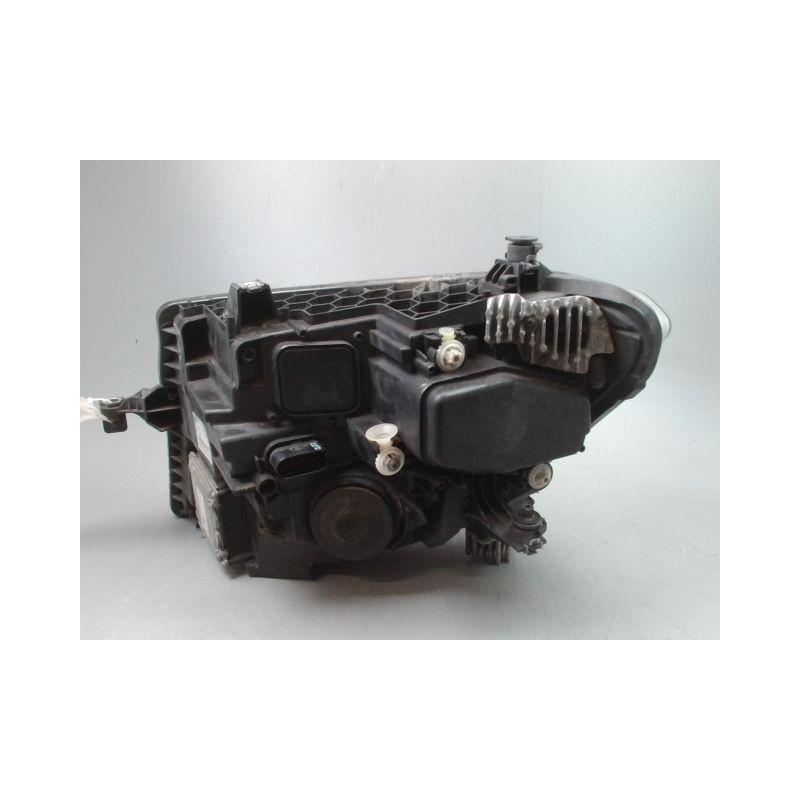 PHARE DROIT VOLKSWAGEN CRAFTER FGN 2006-