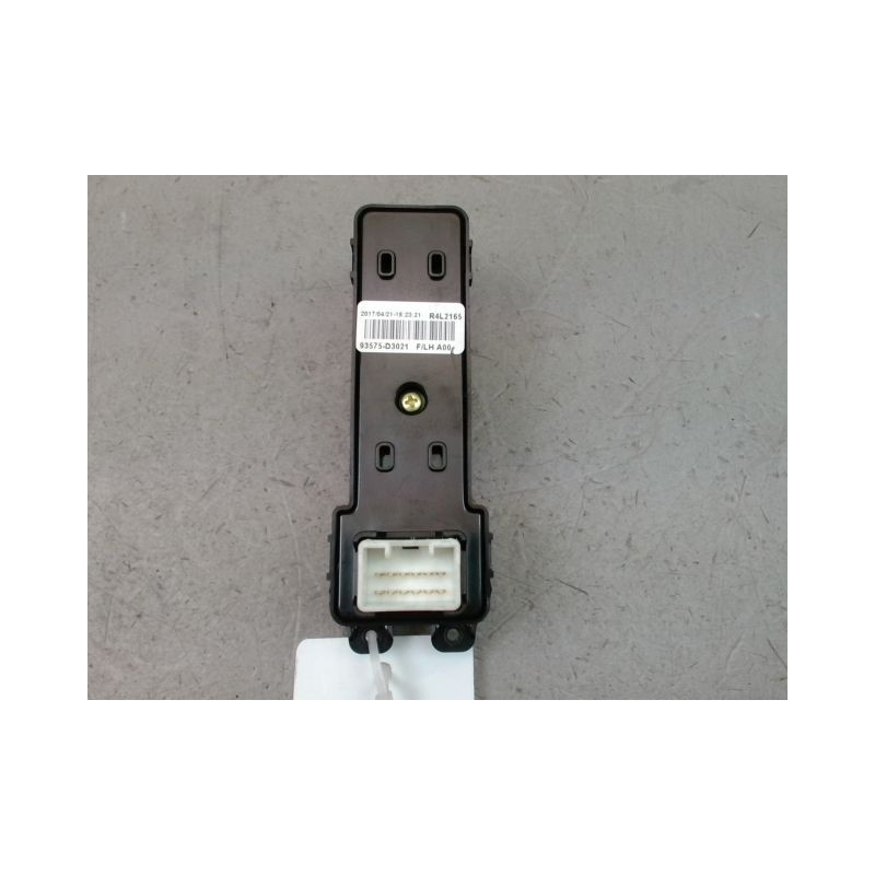 COMMANDE LEVE-GLACE PORTE AVD HYUNDAI TUCSON