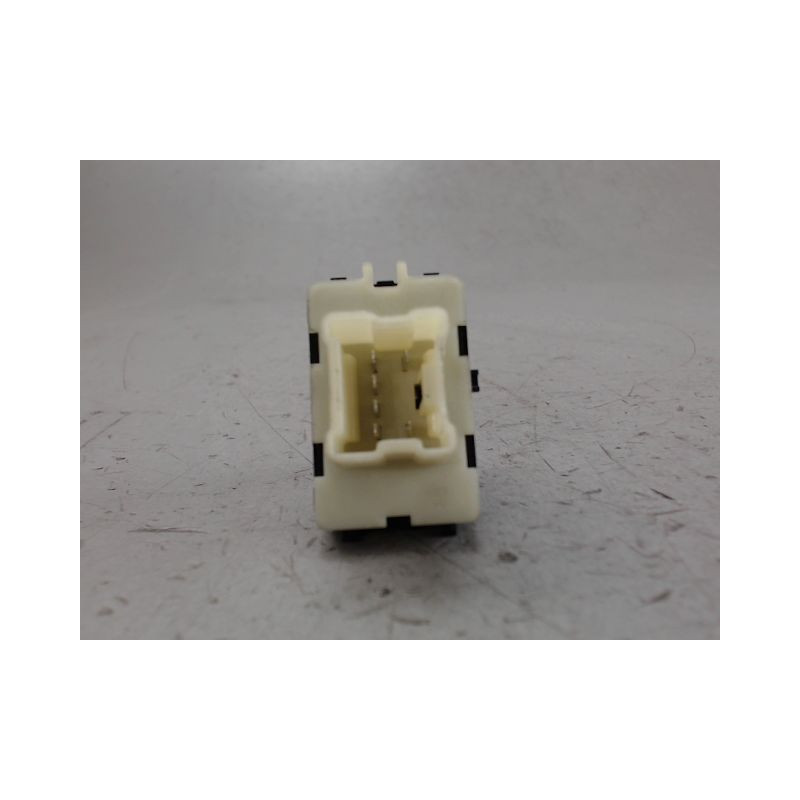 COMMANDE LEVE-GLACE PORTE AVD DACIA DUSTER