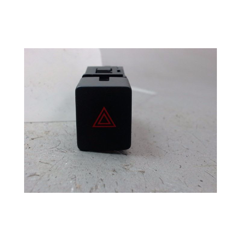 BOUTON DE WARNING NISSAN QASHQAI BREAK II Phase 1 2014-...