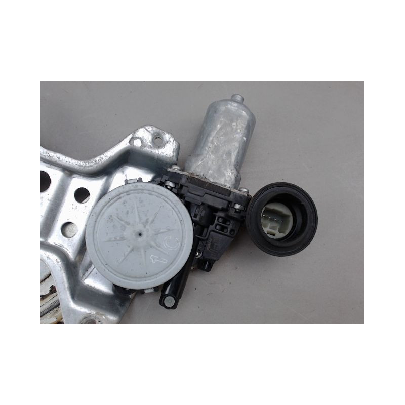 MECANISME LEVE-GLACE AVANT GAUCHE SUZUKI SWIFT