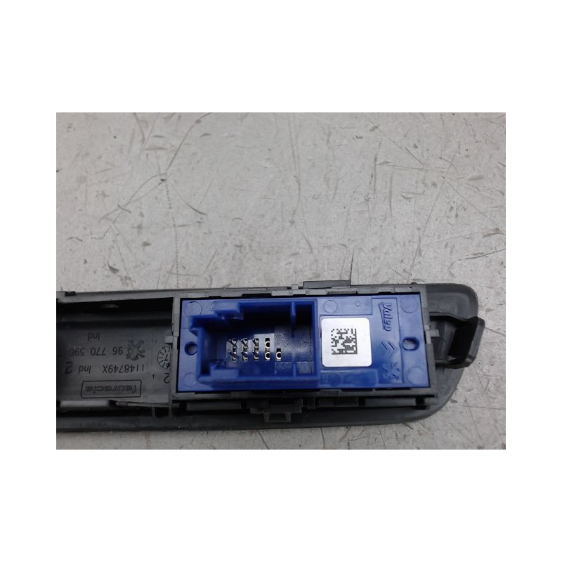 COMMANDE ESP PEUGEOT 208