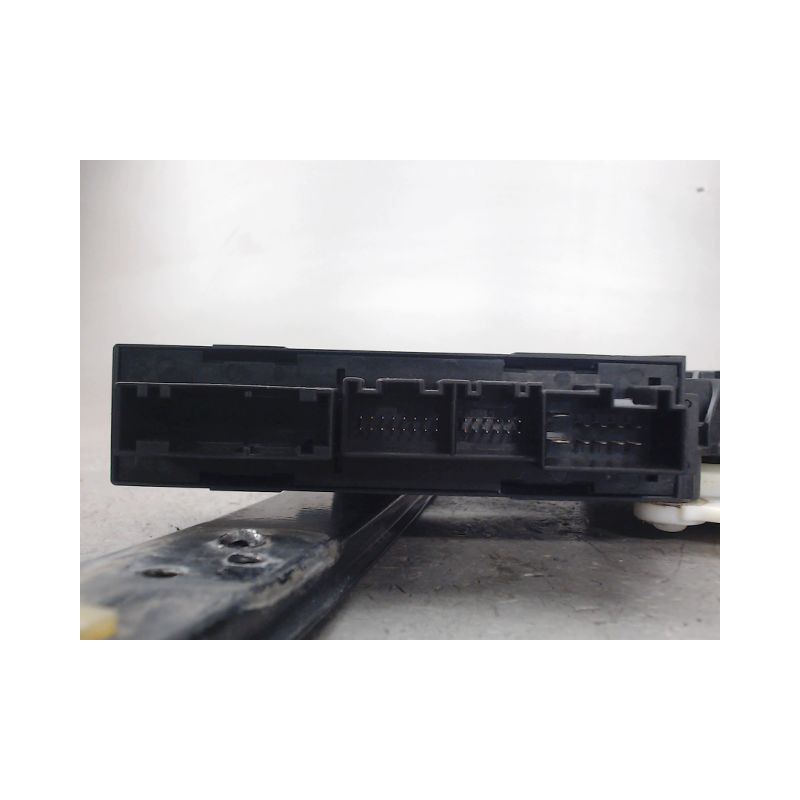 MECANISME LEVE-GLACE ARRIERE DROIT AUDI A8