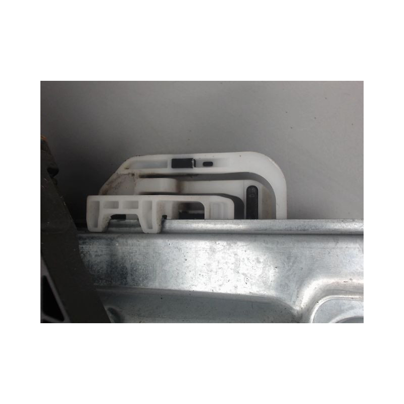 MECANISME LEVE-GLACE AVANT DROIT FORD KUGA