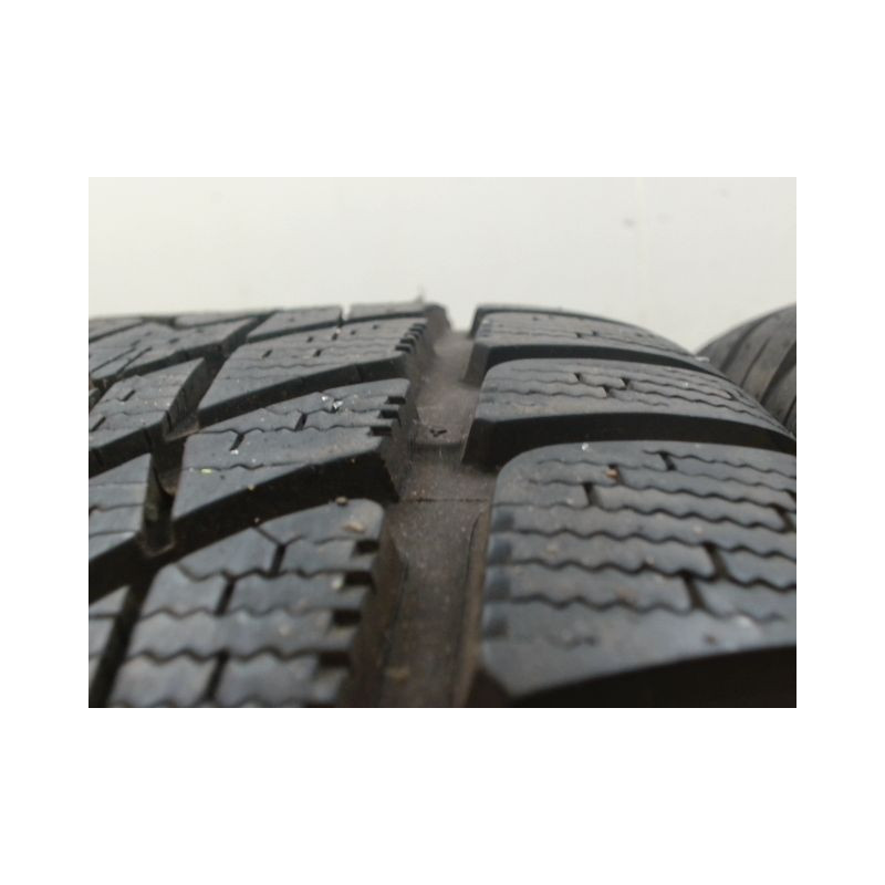 Paire de pneus DUNLOP SP WINTER SPORT 4D MO 235 50 18 97 V