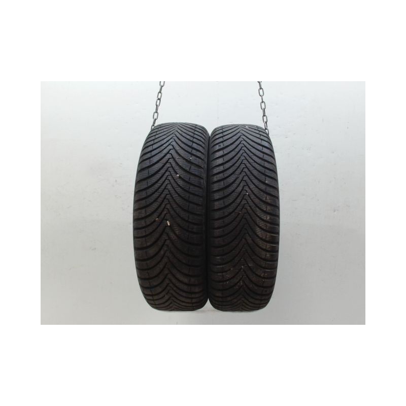 Paire de pneus KUMHO SOLUS 4S HA32 185 60 14 82 H
