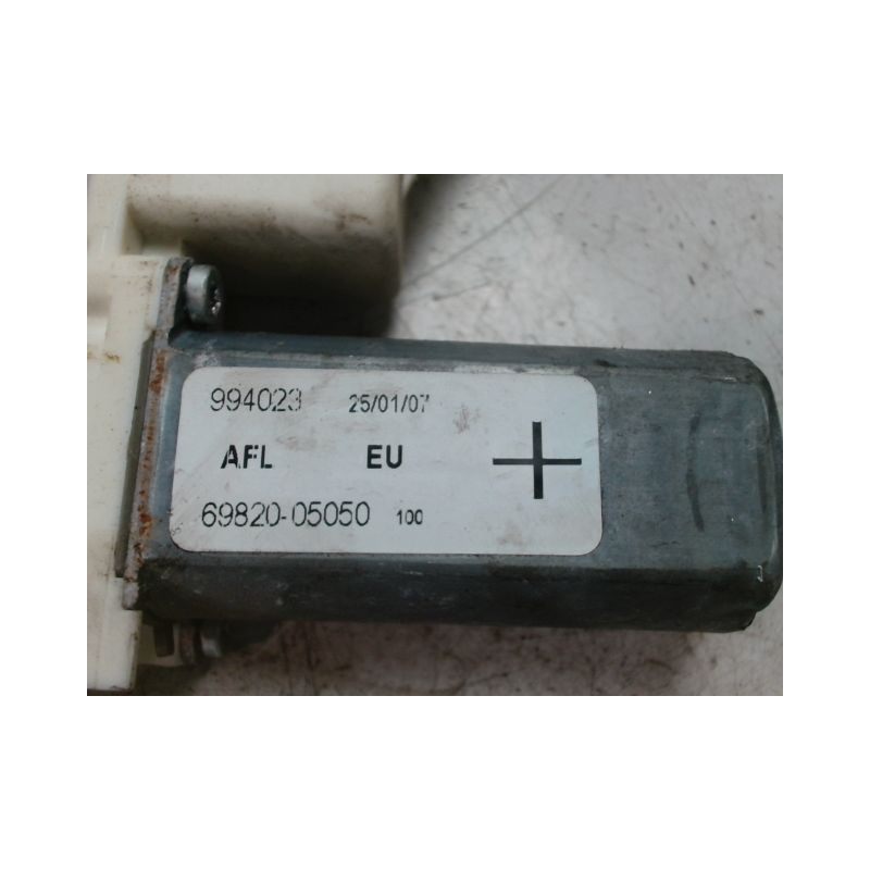 MECANISME+MOTEUR LEVE-GLACE AVANT GAUCHE TOYOTA AVENSIS 2003-