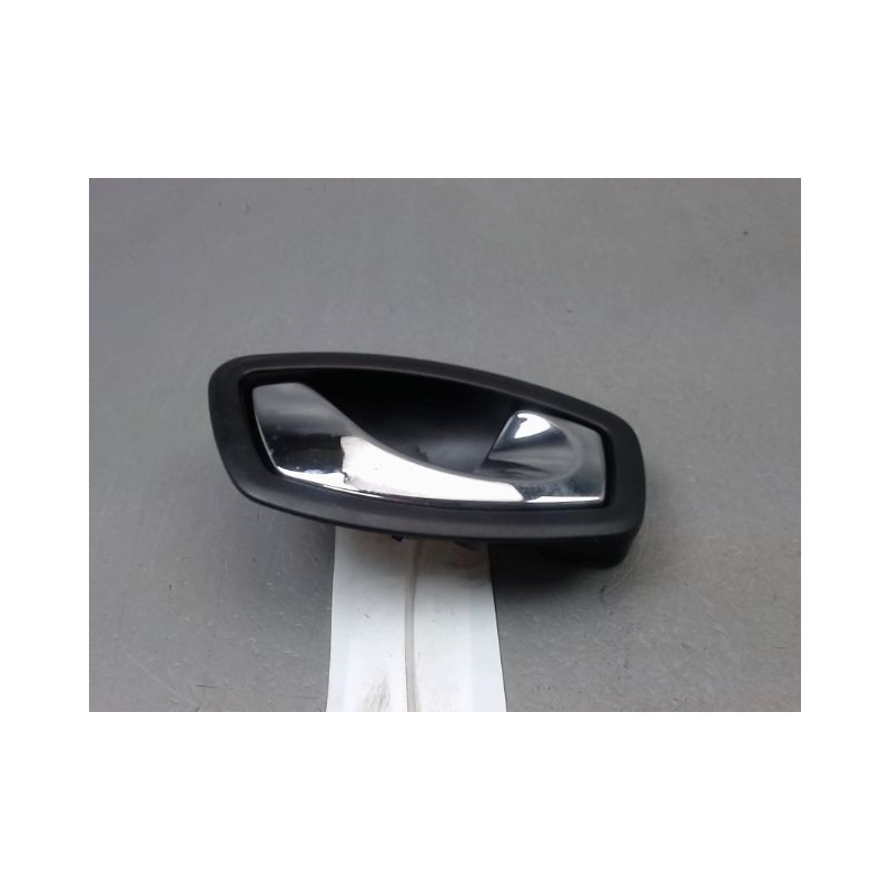 POIGNEE INTERIEURE PORTE AVANT DROIT RENAULT TRAFIC
