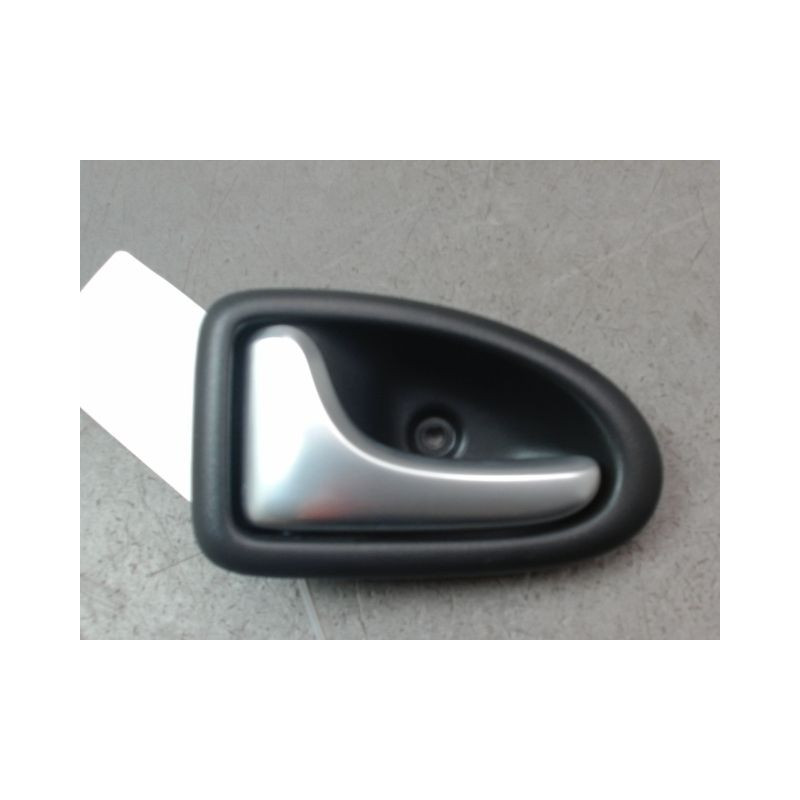 POIGNEE INTERIEURE PORTE ARRIERE GAUCHE RENAULT CLIO CAMPUS II Phase 2 2009-2012