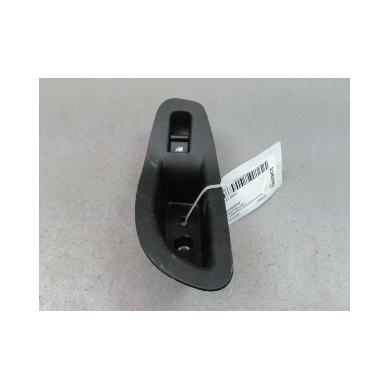 COMMANDE LEVE-GLACE PORTE ARD FIAT 500X