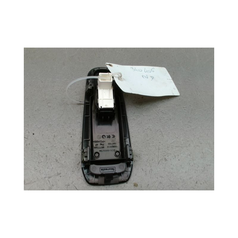 COMMANDE LEVE-GLACE PORTE AVD PEUGEOT 308 2011-