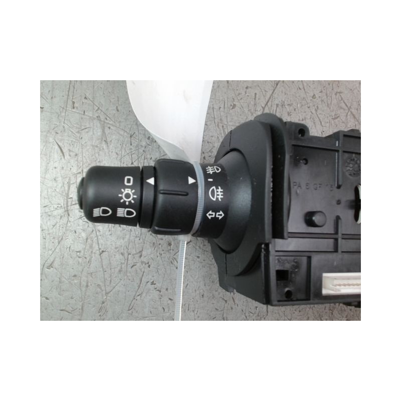 COMMANDE ECLAIRAGE RENAULT SCENIC MONOSP. II Phase 2 2006-2009