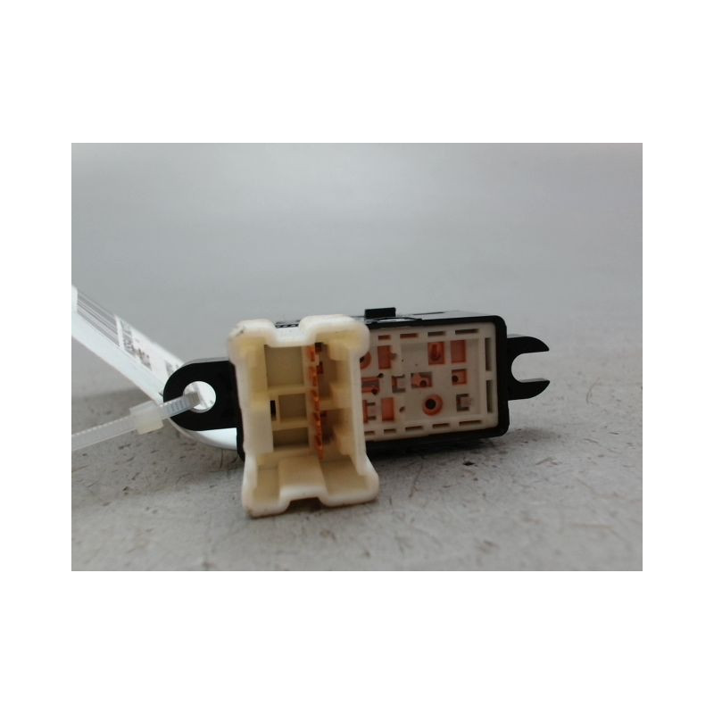 COMMANDE LEVE-GLACE PORTE AVD NISSAN NOTE