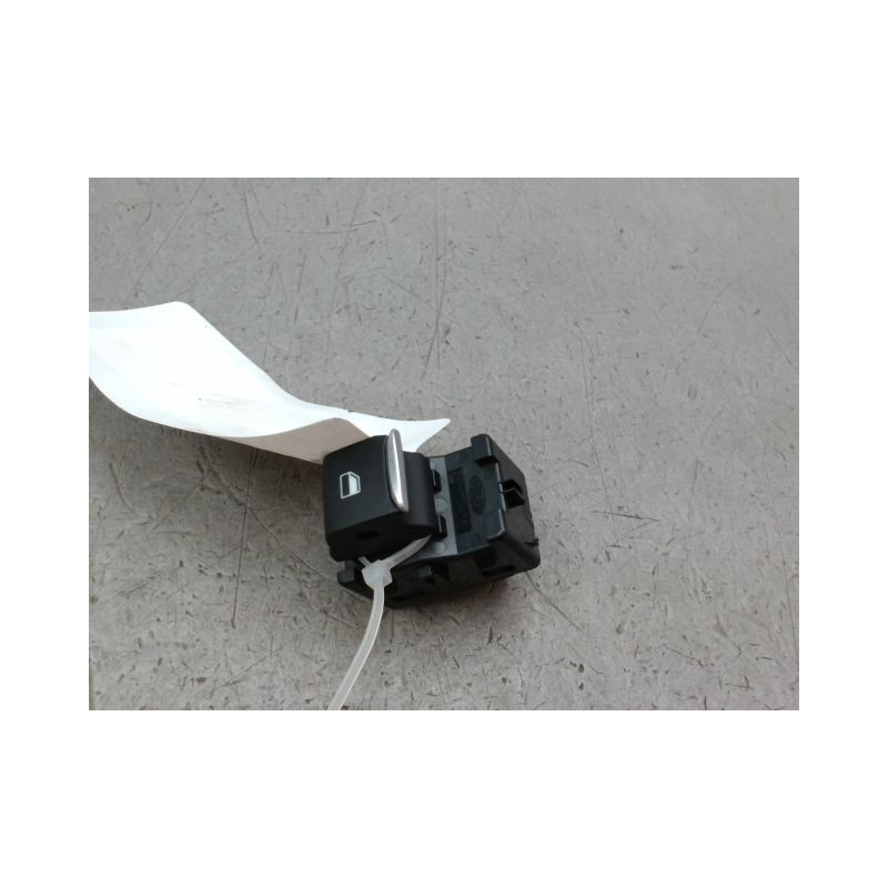 COMMANDE LEVE-GLACE PORTE AVD FORD FIESTA 2010-