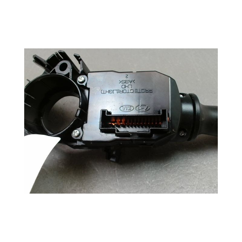 COMMANDE ECLAIRAGE HYUNDAI I 20 2009-