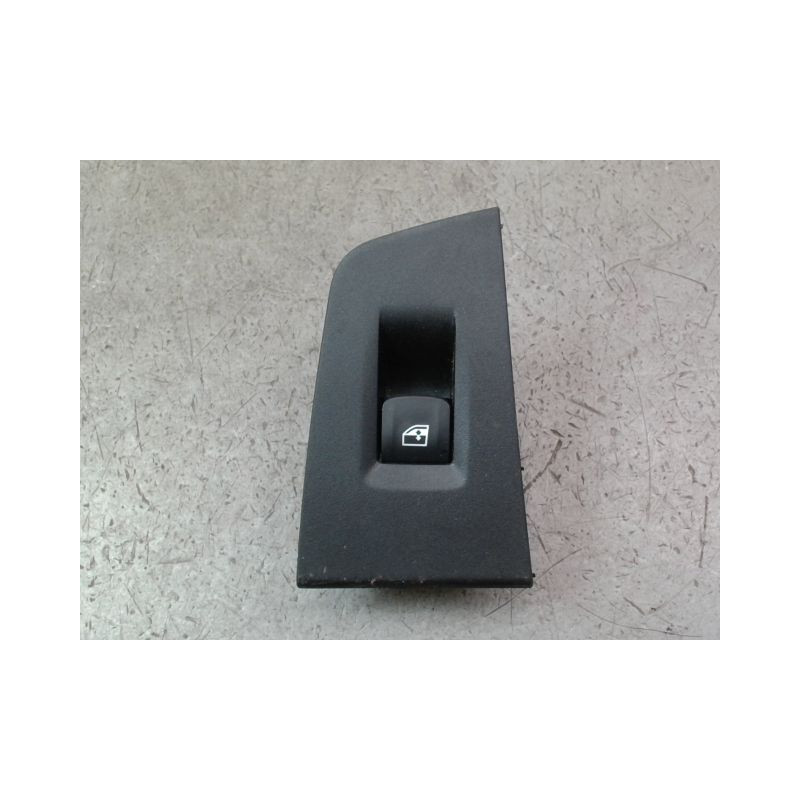 COMMANDE LEVE-GLACE PORTE AVD BMW SERIE 1