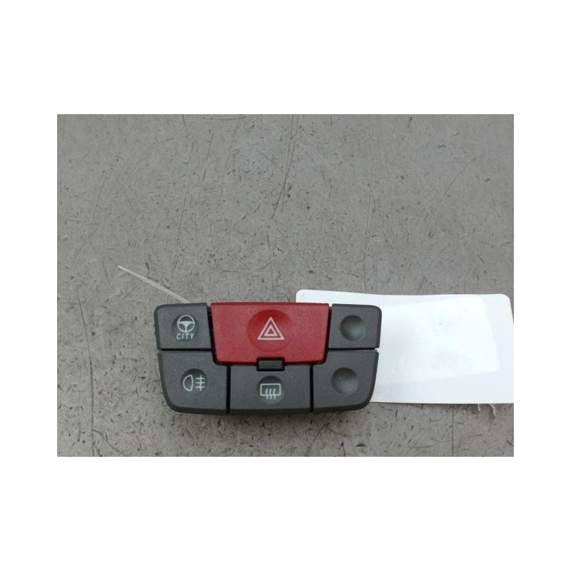 BOUTON DE WARNING FIAT PANDA II 2003-2012
