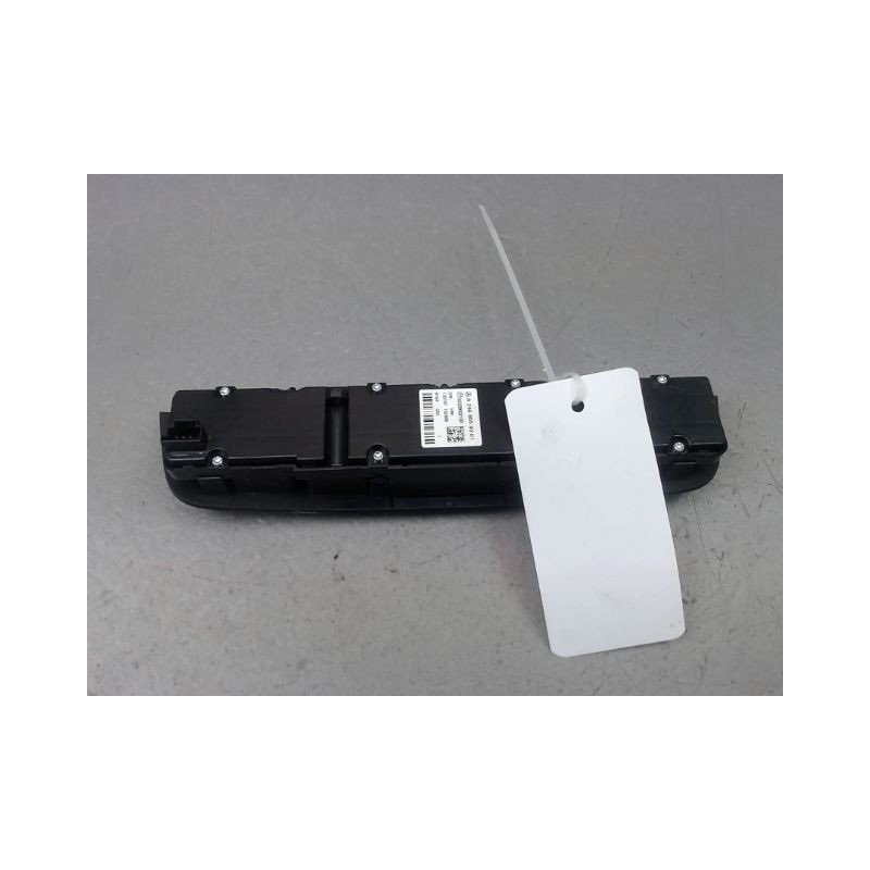 BOUTON DE WARNING MERCEDES CLASSE A 2004-