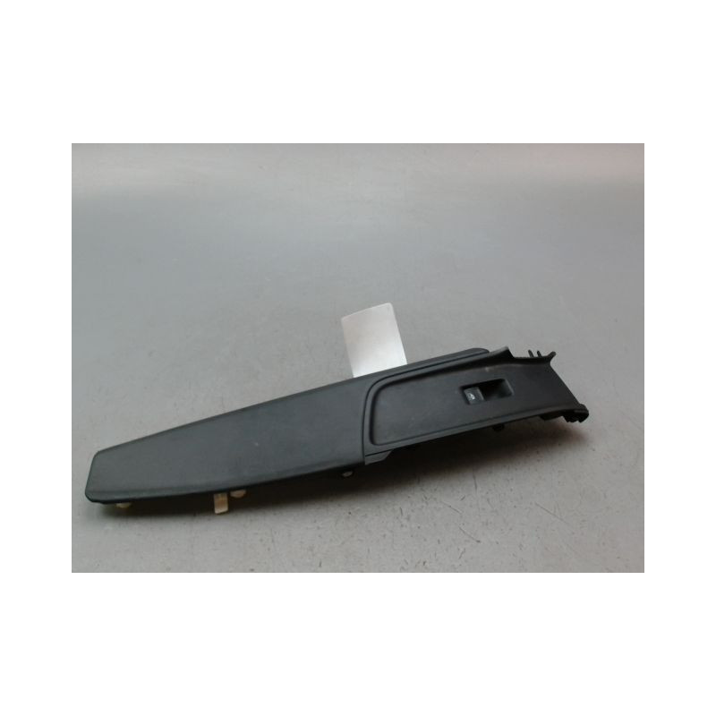 COMMANDE LEVE-GLACE PORTE AVD AUDI A1