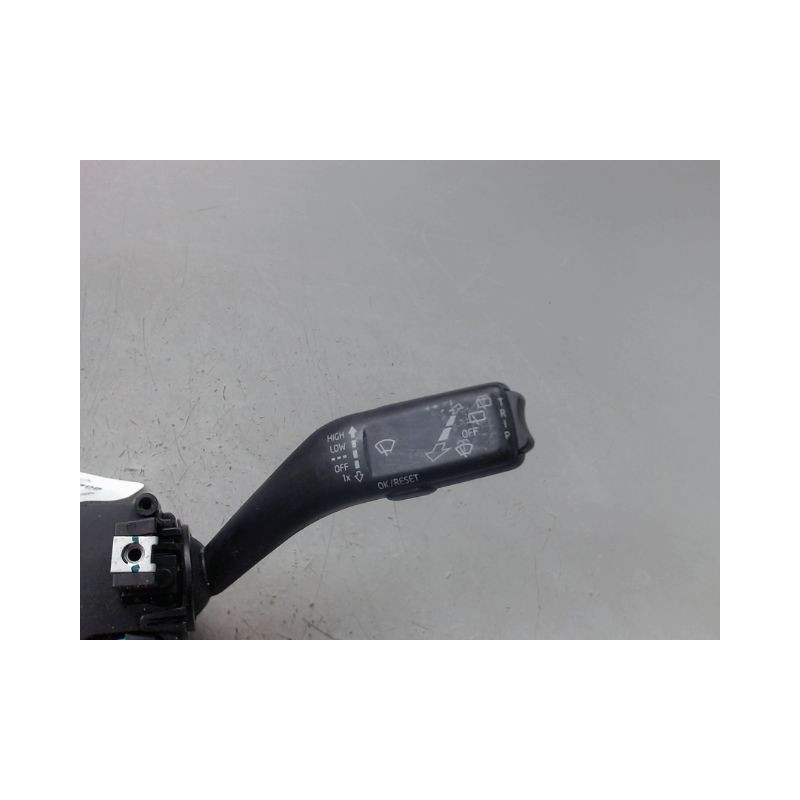 BLOC COMMODOS VOLKSWAGEN UP! PHASE 1 (12) 2011-...