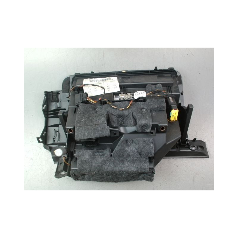 BOITE A GANTS AUDI A1