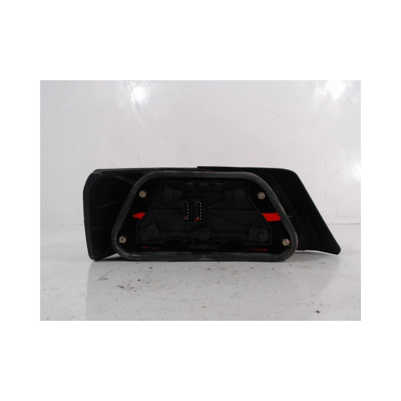 FEU ARRIERE DROIT PEUGEOT 605 94-99