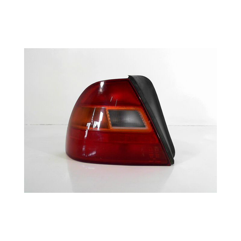 FEU ARRIERE GAUCHE  HONDA CIVIC 95-96