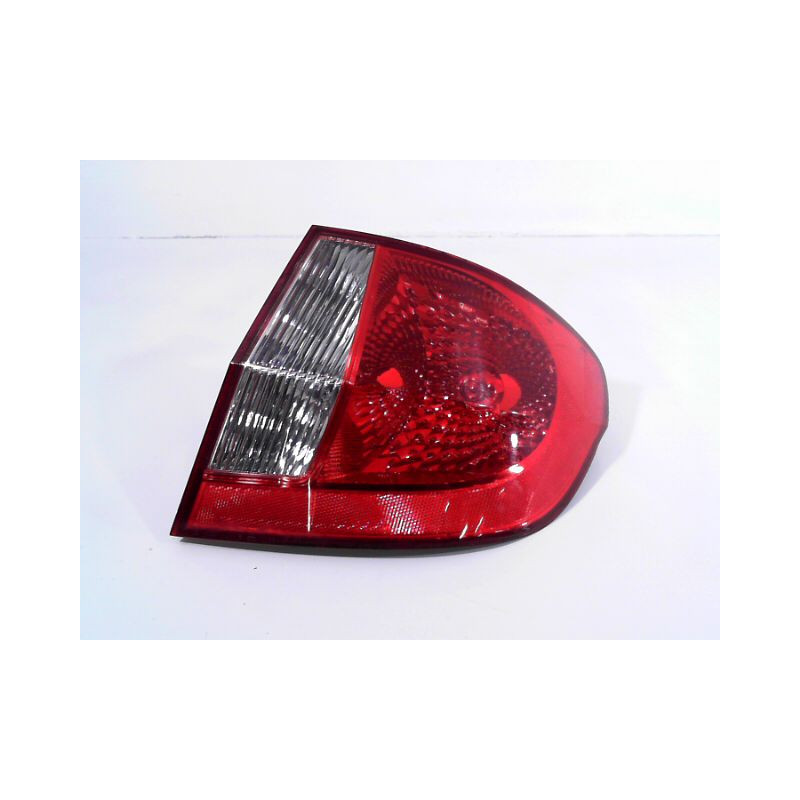 FEU ARRIERE DROIT HYUNDAI GETZ -05