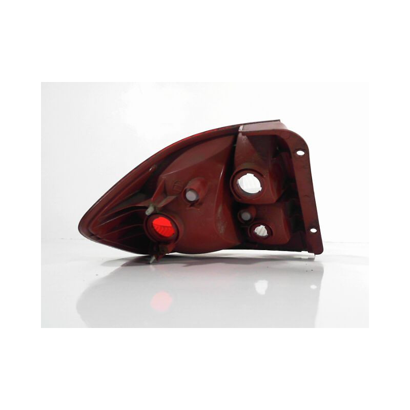 FEU ARRIERE DROIT HYUNDAI GETZ -05