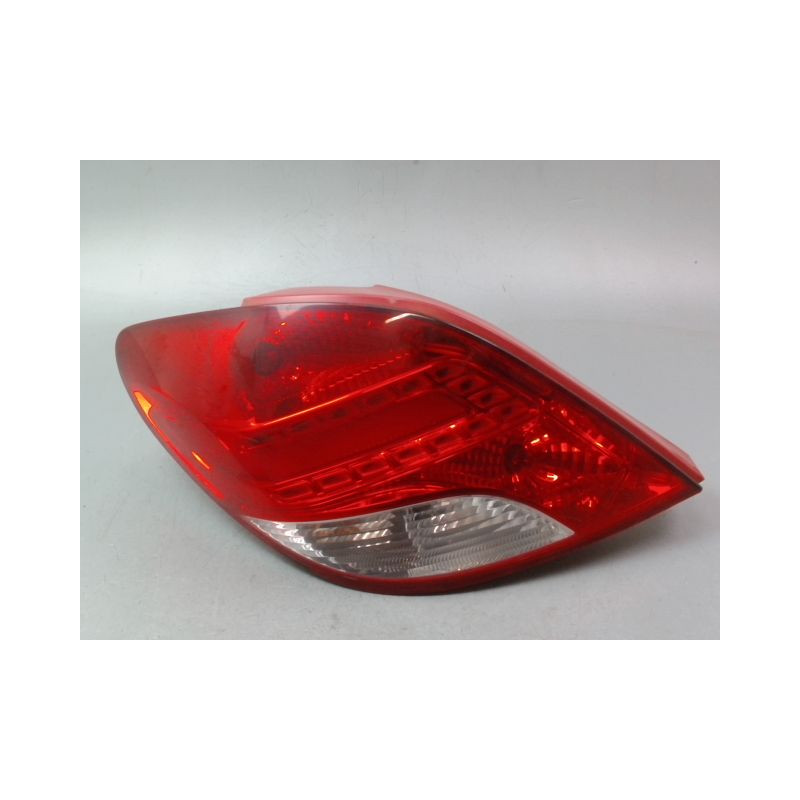 FEU ARRIERE GAUCHE  PEUGEOT 207 2006-2013
