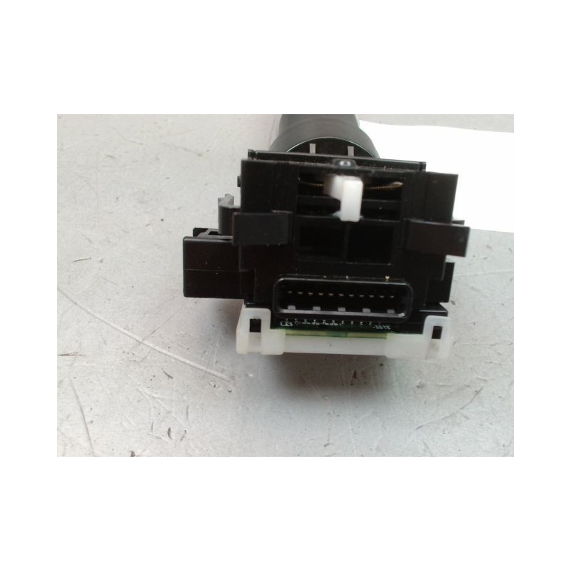 COMMANDE ECLAIRAGE PEUGEOT ION