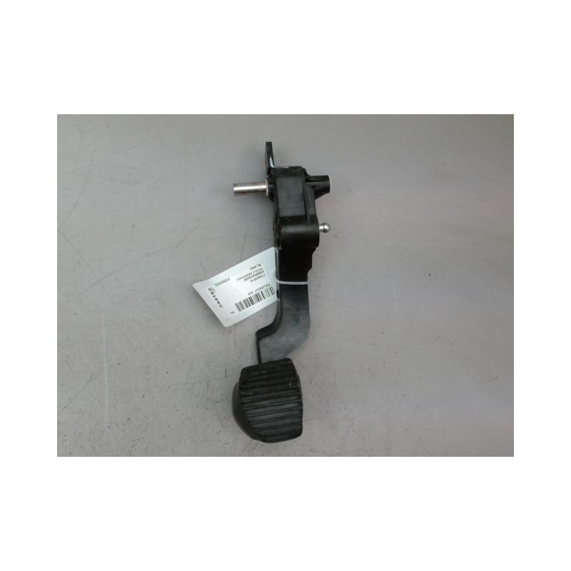 PEDALE EMBRAYAGE PEUGEOT 208